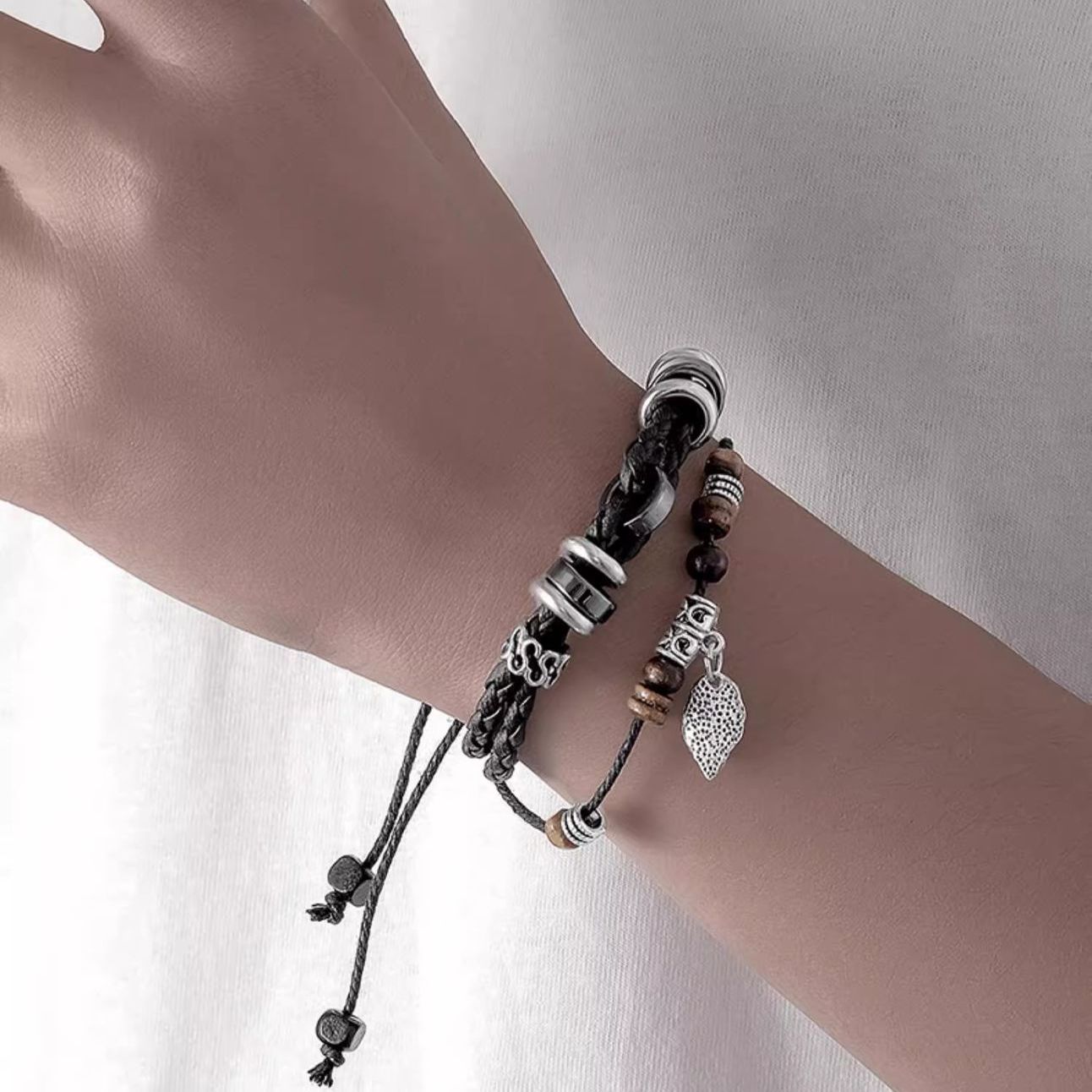 Handwoven Leather Leaf Bracelet – Symbolism of Growth