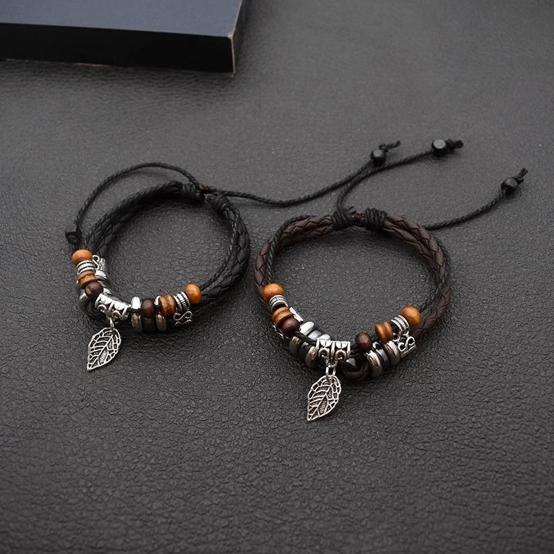 Handwoven Leather Leaf Bracelet – Symbolism of Growth